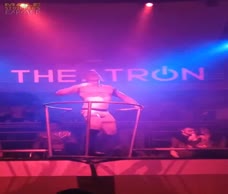 Theatron Stripper (Twitter)