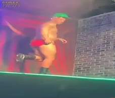 Queen Bar Stripper (Twitter)
